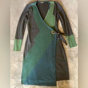 Stylish Wrap Dress with Green and Gray Design